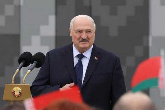Лукашенко признал, что задержался у власти, но призвал «потерпеть»