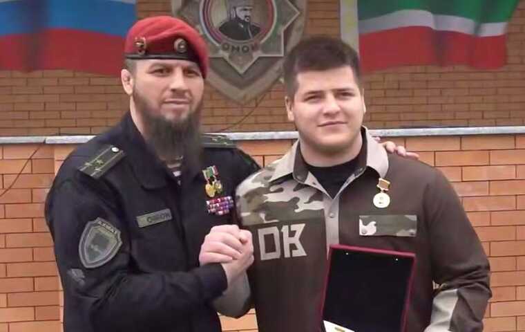 Юбилейную медаль «25 лет ОМОН «АХМАТ-Грозный» получил самый титулованный подросток России Адам Кадыров