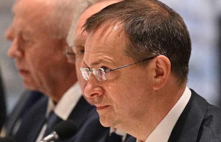 Мединский заявил украинской делегации о готовности России воевать столько, сколько потребуется