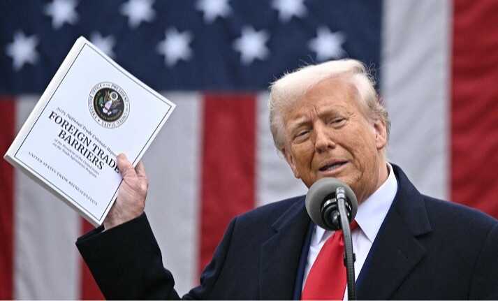 Трамп грозит пошлинами и наносит удар по фармацевтике, автопрому и авиации ЕС
